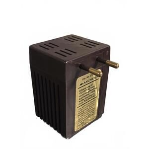 RadioShack Archer Foreign Travel Voltage Converter | Cat. No. 273-1402